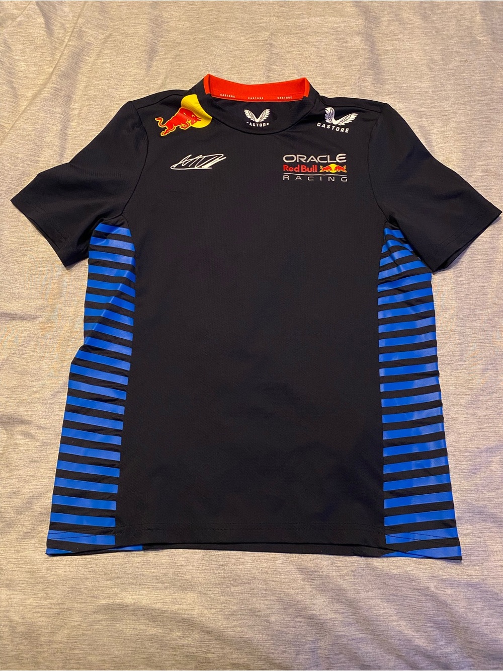 Castore Oracle Red Bull Racing Team T-shirt No. 1 Max Verstappen Youth Sz L